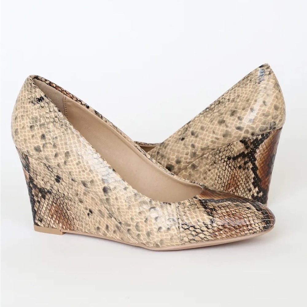 CL by Laundry Lindsi Natural Snake Print Wedge Pumps